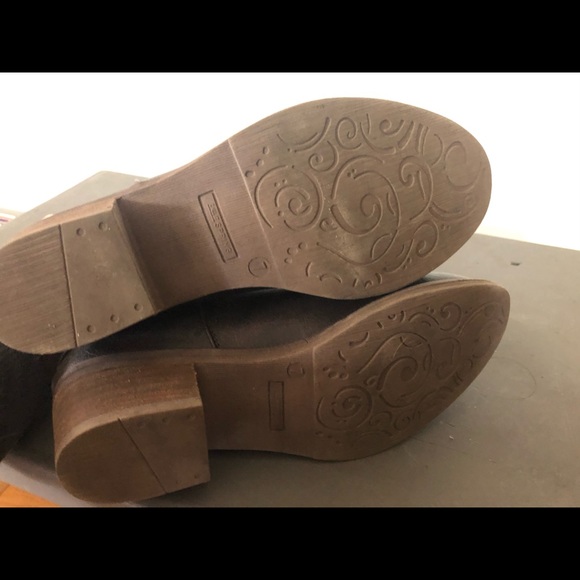 Pleather Fashion Booties - Size 7 - Picture 3 of 3